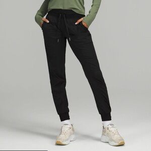 Lululemon dance studio jogger  size 8
